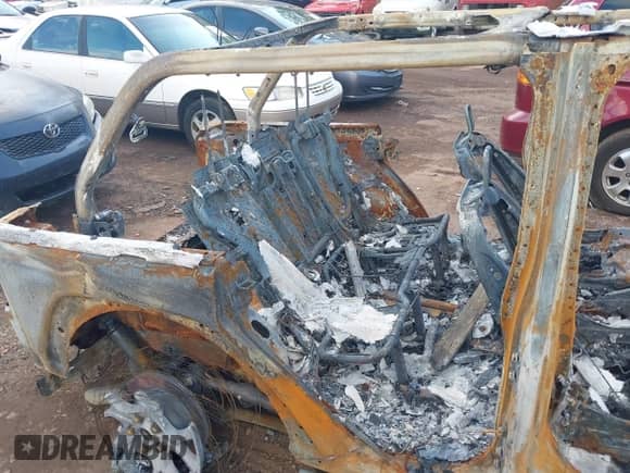 2024 Jeep Wrangler Willys z VIN 1C4PJXDGXRW286378, wystawiony jako IAAI lot #41535981 z przebiegiem Nie podano mil oraz . Historia ofert i sprzedaży dostępna na DreamBid. Obrazek 8.