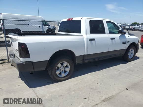 2017 Ram 1500 Tradesman z VIN 3C6RR7KT0HG688139, wystawiony jako Copart lot #56332885 z przebiegiem 193 192 mil mil oraz Szkoda całkowita • Salvage title. Historia ofert i sprzedaży dostępna na DreamBid. Obrazek 3.