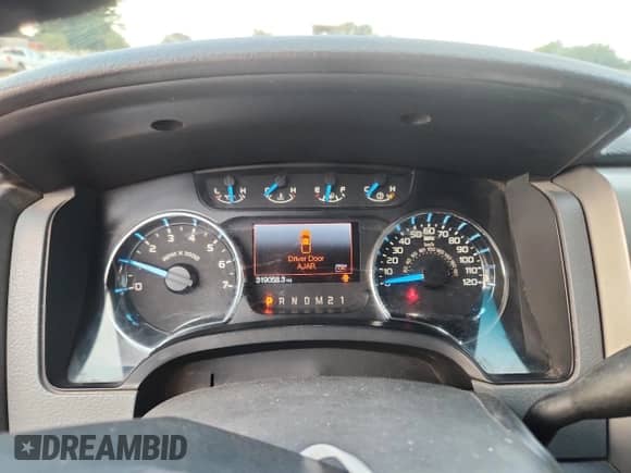 2013 Ford F-150 XL with VIN 1FTFW1CF0DKF86756, listed as a Copart auction lot 81214165 with 319,058 mi miles and Salvage title. Bid and sale history available at DreamBid. Image 9.