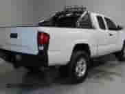 2023 Toyota Tacoma SR z VIN 3TYRX5GN5PT084863, wystawiony jako Copart lot #66671105 z przebiegiem 69 999 mil mil oraz Czysty tytuł • Clean title. Historia ofert i sprzedaży dostępna na DreamBid. Obrazek 3.