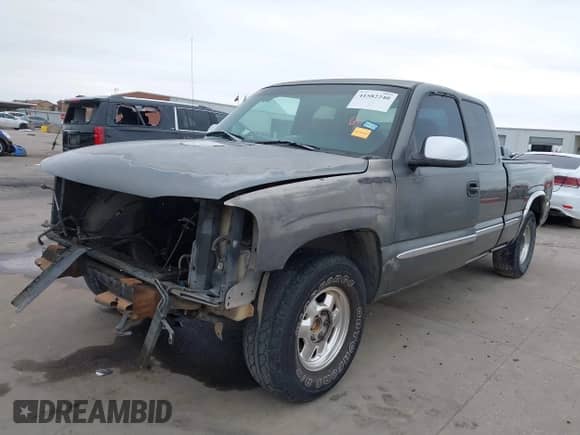 2000 GMC Sierra 1500 SLE with VIN 1GTEC19V3YZ176243, listed as a IAAI auction lot 41582240 with Not provided miles and . Bid and sale history available at DreamBid. Image 2.