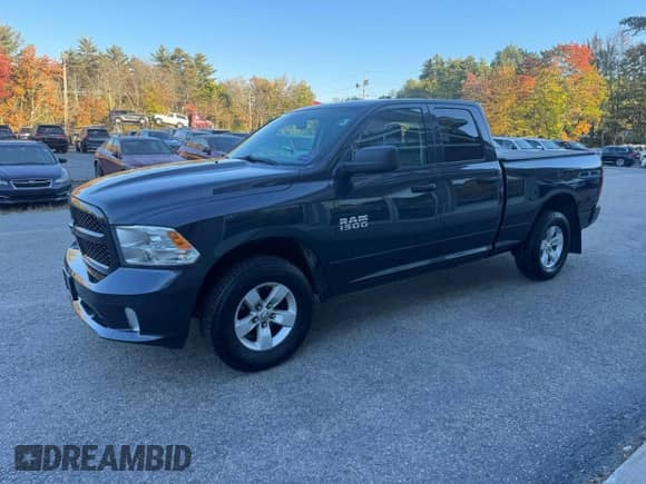 2018 Ram 1500 Tradesman z VIN 1C6RR7FG2JS190097, wystawiony jako Copart lot #85890475 z przebiegiem 121 399 mil mil oraz Czysty tytuł • Clean title. Historia ofert i sprzedaży dostępna na DreamBid. Obrazek 2.
