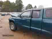 1998 Dodge Dakota SLT z VIN 1B7GG22Y9WS723805, wystawiony jako IAAI lot #41289779 z przebiegiem 234 324 mil mil oraz . Historia ofert i sprzedaży dostępna na DreamBid. Obrazek 18.