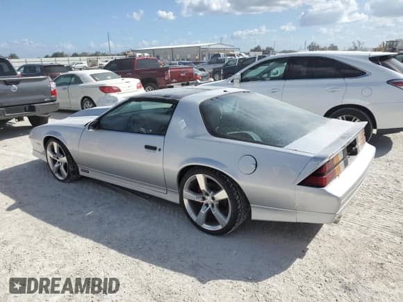 1988 Chevrolet Camaro с VIN 1G1FP21E9JL107570, выставлен на аукционе Copart как лот 76640164 с пробегом Не указан миль и На запчасти • Non repairable. История ставок и продаж доступна на DreamBid. Изображение 2.