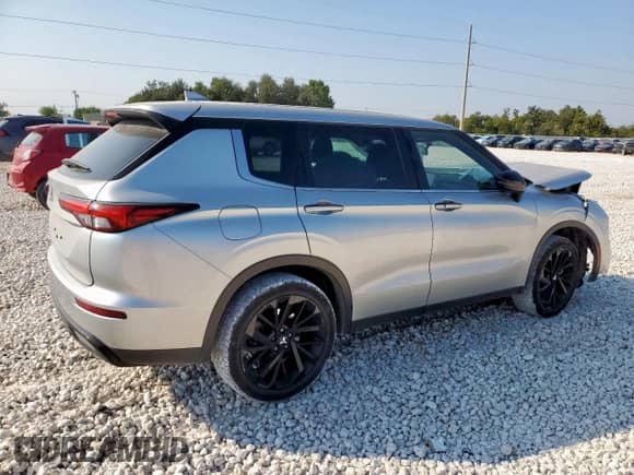 2022 Mitsubishi Outlander SE z VIN JA4J3UA81NZ075584, wystawiony jako Copart lot #80720605 z przebiegiem 44 923 mil mil oraz Szkoda całkowita • Salvage title. Historia ofert i sprzedaży dostępna na DreamBid. Obrazek 3.