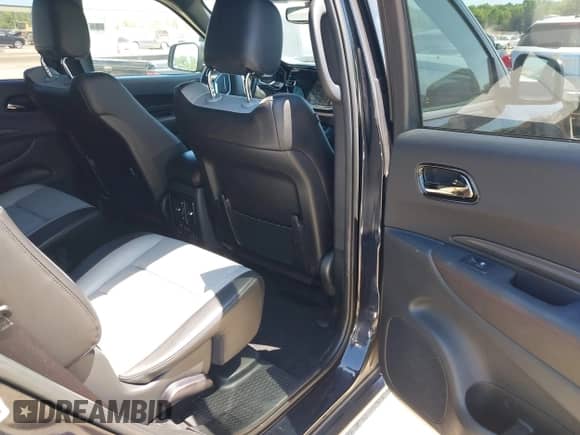 2024 Dodge Durango R/T Plus z VIN 1C4SDJCT6RC144740, wystawiony jako IAAI lot #42754345 z przebiegiem 33 115 mil mil oraz . Historia ofert i sprzedaży dostępna na DreamBid. Obrazek 8.