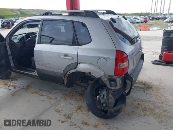 2005 Hyundai Tucson GLS с VIN KM8JN72D15U088387, выставлен на аукционе IAAI как лот 38884136 с пробегом 182 222 миль миль и . История ставок и продаж доступна на DreamBid. Изображение 6.