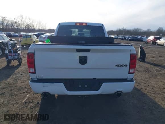 2019 Ram 1500 Express z VIN 1C6RR7FT0KS578136, wystawiony jako IAAI lot #41609846 z przebiegiem 57 888 mil mil oraz . Historia ofert i sprzedaży dostępna na DreamBid. Obrazek 16.
