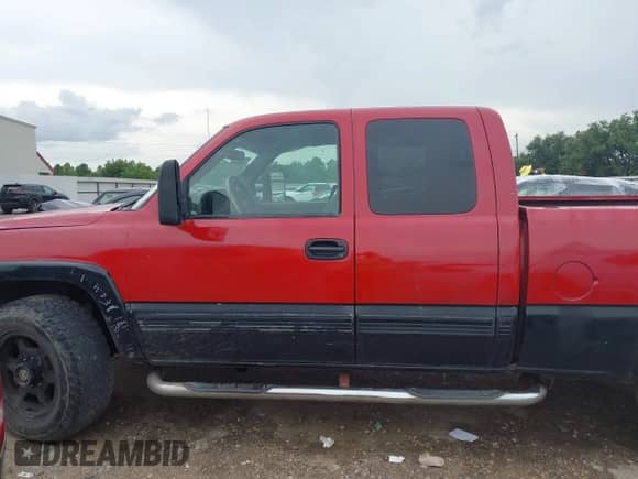 2000 Chevrolet Silverado 2500 LS с VIN 1GCGK29U5YE331150, выставлен на аукционе IAAI как лот 43007669 с пробегом Не указан миль и . История ставок и продаж доступна на DreamBid. Изображение 14.