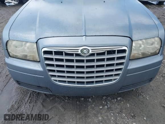 2006 Chrysler 300 with VIN 2C3LA43R56H526127, listed as a IAAI auction lot 42656383 with 148,917 mi miles and . Bid and sale history available at DreamBid. Image 6.