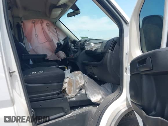 2015 Ram ProMaster Cargo z VIN 3C6TRVAG2FE513737, wystawiony jako IAAI lot #42893845 z przebiegiem 189 636 mil mil oraz . Historia ofert i sprzedaży dostępna na DreamBid. Obrazek 5.