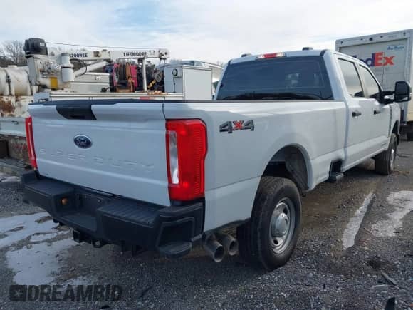 2024 Ford F-250 XL z VIN 1FT7W2BT2REF16747, wystawiony jako IAAI lot #41321209 z przebiegiem 10 840 mil mil oraz . Historia ofert i sprzedaży dostępna na DreamBid. Obrazek 4.