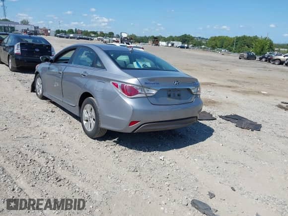2014 Hyundai Sonata z VIN KMHEC4A46EA115026, wystawiony jako IAAI lot #42947589 z przebiegiem Nie podano mil oraz . Historia ofert i sprzedaży dostępna na DreamBid. Obrazek 3.