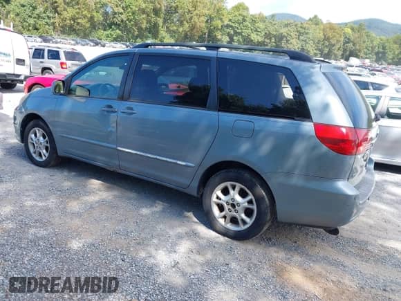 2004 Toyota Sienna XLE z VIN 5TDBA22C24S017815, wystawiony jako IAAI lot #43179426 z przebiegiem 266 043 mil mil oraz . Historia ofert i sprzedaży dostępna na DreamBid. Obrazek 3.