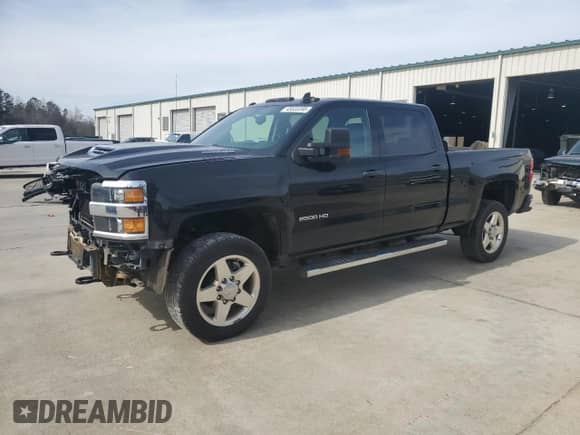2017 Chevrolet Silverado 2500HD Work Truck z VIN 1GC1KUEYXHF183047, wystawiony jako Copart lot #45533395 z przebiegiem 70 990 mil mil oraz Szkoda całkowita • Salvage title. Historia ofert i sprzedaży dostępna na DreamBid. Obrazek 1.