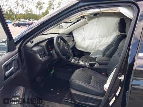 2024 Mitsubishi Outlander SEL with VIN JA4J3WA88RZ019188, listed as a IAAI auction lot 43293153 with 13,457 mi miles and . Bid and sale history available at DreamBid. Image 5.