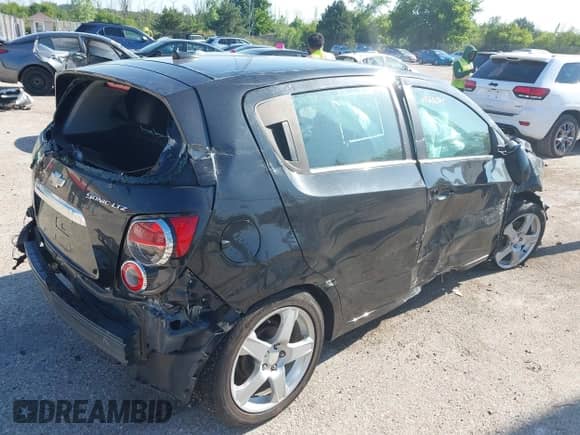 2014 Chevrolet Sonic LTZ с VIN 1G1JE6SB9E4116782, выставлен на аукционе IAAI как лот 42656705 с пробегом 93 210 миль миль и . История ставок и продаж доступна на DreamBid. Изображение 4.