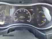 2017 Jeep Grand Cherokee 75th Anniversary z VIN 1C4RJEAG6HC956218, wystawiony jako IAAI lot #42353950 z przebiegiem 113 398 mil mil oraz . Historia ofert i sprzedaży dostępna na DreamBid. Obrazek 7.