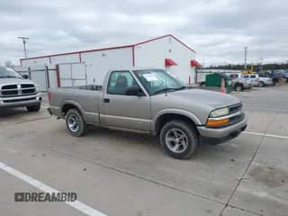 2003 Chevrolet S-10 LS с VIN 1GCCS14X538224181, выставлен на аукционе IAAI как лот 41498304 с пробегом 87 484 миль миль и . История ставок и продаж доступна на DreamBid. Изображение 1.