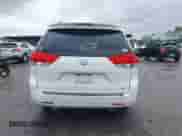 2011 Toyota Sienna LE z VIN 5TDKK3DCXBS057282, wystawiony jako IAAI lot #43408479 z przebiegiem 293 004 mil mil oraz . Historia ofert i sprzedaży dostępna na DreamBid. Obrazek 17.