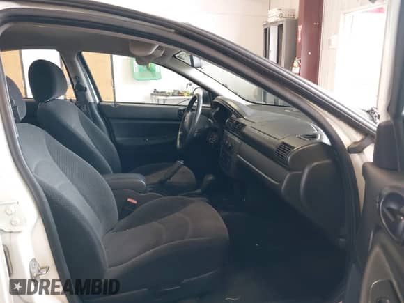 2005 Dodge Stratus с VIN 1B3EL46J95N689374, выставлен на аукционе IAAI как лот 41703270 с пробегом 167 997 миль миль и . История ставок и продаж доступна на DreamBid. Изображение 5.