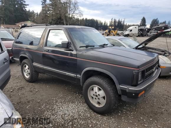 1992 Chevrolet Blazer с VIN 1GNCT18Z7N0105016, выставлен на аукционе Copart как лот 83980034 с пробегом 150 455 миль миль и Списание • Salvage title. История ставок и продаж доступна на DreamBid. Изображение 4.