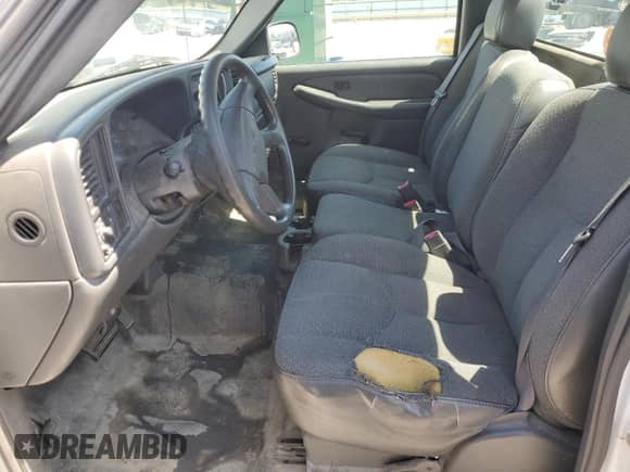 2005 GMC Sierra 1500 SL z VIN 1GTEC14VX5E171504, wystawiony jako Copart lot #68292134 z przebiegiem 201 399 mil mil oraz Szkoda całkowita • Salvage title. Historia ofert i sprzedaży dostępna na DreamBid. Obrazek 7.