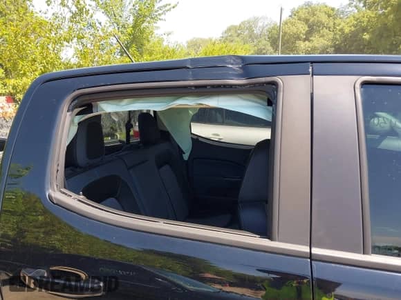 2020 Chevrolet Colorado 4WD Z71 with VIN 1GCGTDEN5L1159354, listed as a IAAI auction lot 43030671 with 81,493 mi miles and . Bid and sale history available at DreamBid. Image 19.