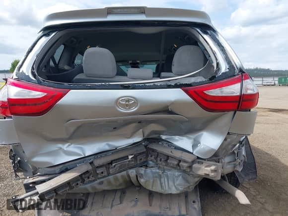 2019 Toyota Sienna LE Auto Access Seat with VIN 5TDKZ3DC6KS003490, listed as a IAAI auction lot 42554949 with 59,989 mi miles and . Bid and sale history available at DreamBid. Image 6.