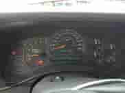 2004 Chevrolet Silverado 1500 Z71 z VIN 1GCEK19V54E100334, wystawiony jako Copart lot #56367365 z przebiegiem 145 600 mil mil oraz Szkoda całkowita • Salvage title. Historia ofert i sprzedaży dostępna na DreamBid. Obrazek 9.