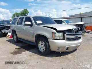 2008 Chevrolet Tahoe LTZ with VIN 1GNFC13008R128319, listed as a IAAI auction lot 42577985 with 205,534 mi miles and . Bid and sale history available at DreamBid. Image 1.