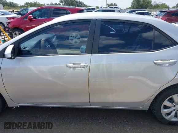 2016 Toyota Corolla L с VIN 5YFBURHE1GP563852, выставлен на аукционе IAAI как лот 43034249 с пробегом 136 397 миль миль и . История ставок и продаж доступна на DreamBid. Изображение 15.