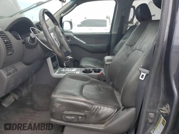 2011 Nissan Pathfinder Silver z VIN 5N1AR1NB1BC600498, wystawiony jako Copart lot #64841895 z przebiegiem 171 496 mil mil oraz Szkoda całkowita • Salvage title. Historia ofert i sprzedaży dostępna na DreamBid. Obrazek 7.