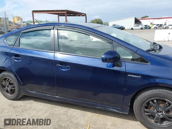 2015 Toyota Prius Four with VIN JTDKN3DU4F0443298, listed as a IAAI auction lot 41896720 with 288,809 mi miles and . Bid and sale history available at DreamBid. Image 13.