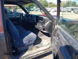 1997 Chevrolet Silverado 2500 z VIN 1GCGC29R5VE130756, wystawiony jako IAAI lot #43290604 z przebiegiem 178 722 mil mil oraz . Historia ofert i sprzedaży dostępna na DreamBid. Obrazek 5.