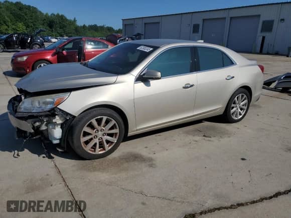 2015 Chevrolet Malibu LTZ with VIN 1G11F5SL4FF305796, listed as a Copart auction lot 62300245 with 118,432 mi miles and Salvage title. Bid and sale history available at DreamBid. Image 1.