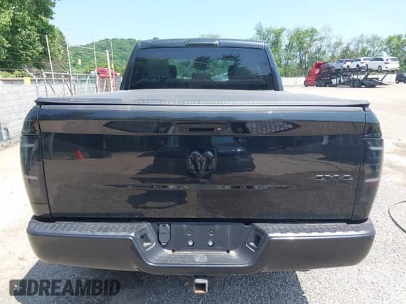 2018 Ram 1500 Express с VIN 1C6RR7FT9JS290131, выставлен на аукционе IAAI как лот 42377820 с пробегом 56 442 миль миль и . История ставок и продаж доступна на DreamBid. Изображение 16.