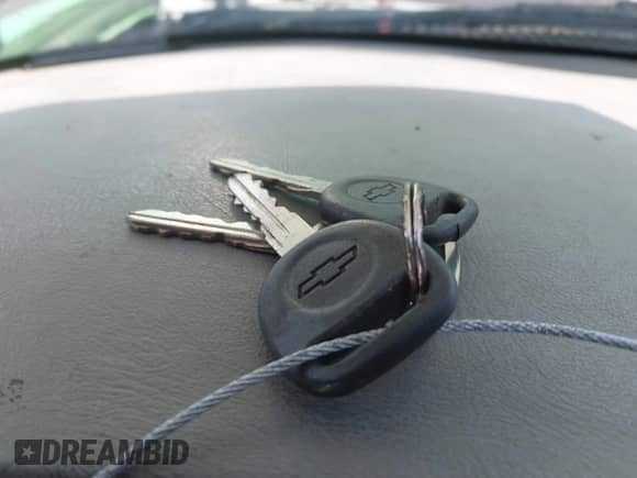 2002 Chevrolet Astro Cargo z VIN 1GCDM19X12B139542, wystawiony jako IAAI lot #43142447 z przebiegiem 96 451 mil mil oraz . Historia ofert i sprzedaży dostępna na DreamBid. Obrazek 11.