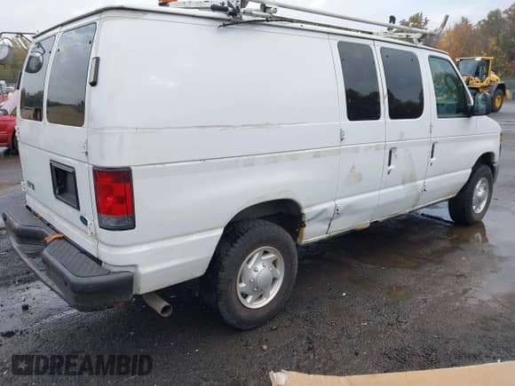 2011 Ford Econoline Cargo Commercial с VIN 1FTNE2EL1BDB34968, выставлен на аукционе IAAI как лот 43520311 с пробегом 114 516 миль миль и . История ставок и продаж доступна на DreamBid. Изображение 4.