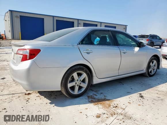 2013 Toyota Camry L with VIN 4T1BF1FK2DU279628, listed as a Copart auction lot 80577615 with 80,596 mi miles and Salvage title. Bid and sale history available at DreamBid. Image 3.