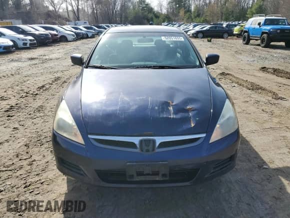 2007 Honda Accord LX z VIN 1HGCM56497A175944, wystawiony jako Copart lot #52051655 z przebiegiem 108 748 mil mil oraz Czysty tytuł • Clean title. Historia ofert i sprzedaży dostępna na DreamBid. Obrazek 5.