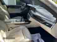 2020 BMW 7 Series 750i xDrive z VIN WBA7U2C05LGJ59633, wystawiony jako Copart lot #59625975 z przebiegiem 73 471 mil mil oraz Czysty tytuł • Clean title. Historia ofert i sprzedaży dostępna na DreamBid. Obrazek 5.