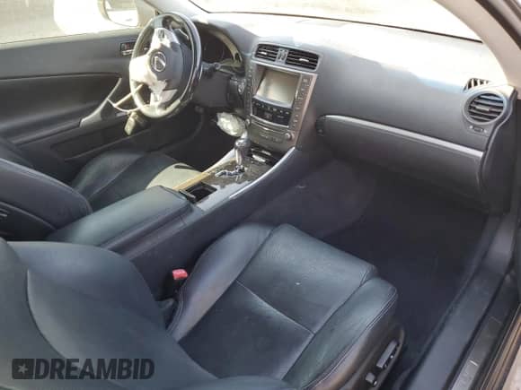 2013 Lexus IS 250 C z VIN JTHFF2C2XD2527991, wystawiony jako Copart lot #71718735 z przebiegiem 111 482 mil mil oraz Szkoda całkowita • Salvage title. Historia ofert i sprzedaży dostępna na DreamBid. Obrazek 8.