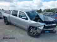 2017 Chevrolet Silverado 1500 LT z VIN 3GCUKREC0HG510634, wystawiony jako IAAI lot #43059709 z przebiegiem 113 400 mil mil oraz . Historia ofert i sprzedaży dostępna na DreamBid. Obrazek 1.