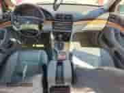 1999 BMW 5 Series 528i с VIN WBADM6333XBY20082, выставлен на аукционе Copart как лот 81728785 с пробегом Не указан миль и На запчасти • Non repairable. История ставок и продаж доступна на DreamBid. Изображение 8.