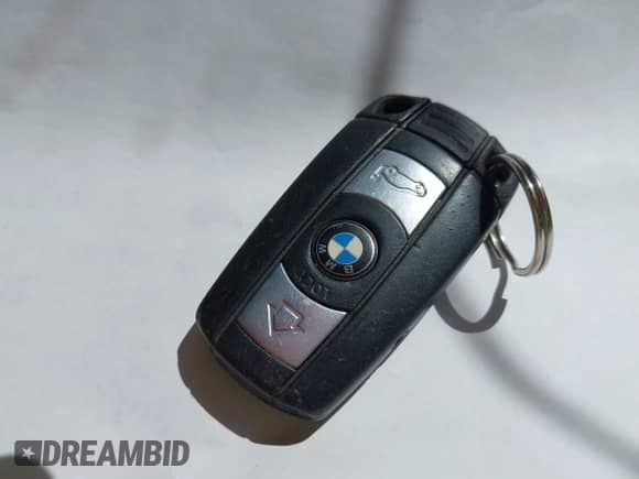 2011 BMW 3 Series 328i with VIN WBAPH7C5XBA801214, listed as a IAAI auction lot 43560339 with 184,944 mi miles and . Bid and sale history available at DreamBid. Image 11.