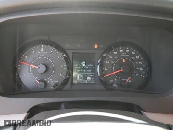 2015 Toyota Sienna LE AAS with VIN 5TDKK3DC6FS648604, listed as a Copart auction lot 81635505 with 175,357 mi miles and Salvage title. Bid and sale history available at DreamBid. Image 9.