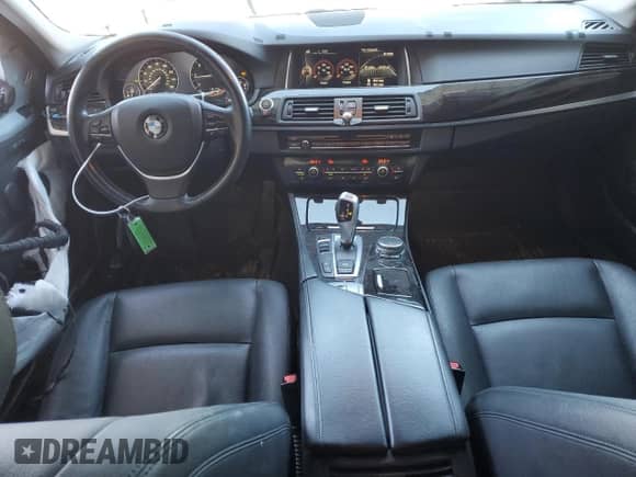 2015 BMW 5 Series 535d xDrive z VIN WBAFV3C50FD686494, wystawiony jako Copart lot #45601615 z przebiegiem 128 181 mil mil oraz Szkoda całkowita • Salvage title. Historia ofert i sprzedaży dostępna na DreamBid. Obrazek 8.