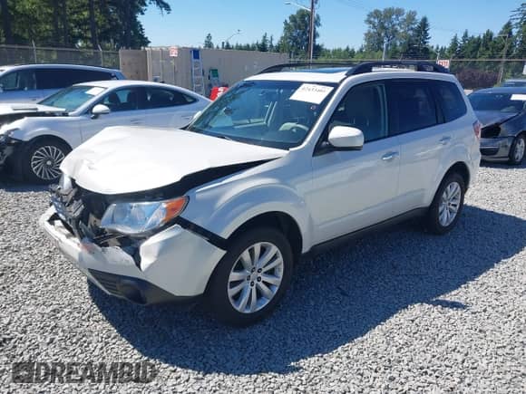 2013 Subaru Forester X Limited with VIN JF2SHAEC8DH440471, listed as a IAAI auction lot 42433401 with 61,517 mi miles and . Bid and sale history available at DreamBid. Image 2.