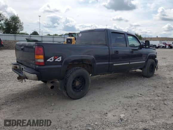 2003 Chevrolet Silverado 1500HD LS с VIN 1GCGK13UX3F121939, выставлен на аукционе Copart как лот 70092535 с пробегом 196 953 миль миль и На запчасти • Non repairable. История ставок и продаж доступна на DreamBid. Изображение 3.